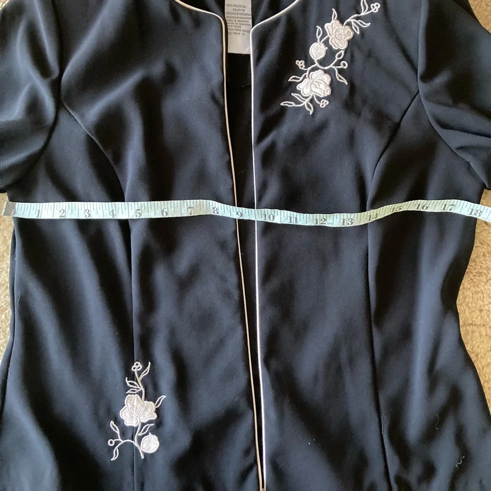 Sag Habor Chic Black Embroidered Women's Blazer - Picture 3 of 6